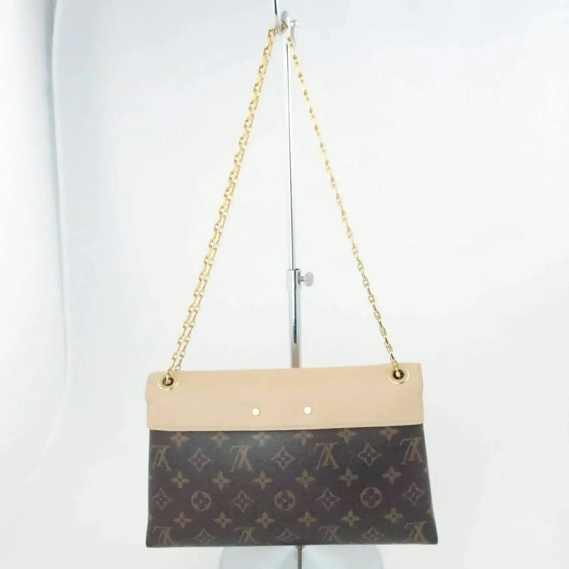 Louis Vuitton Pallas Chain Monogram Bag - Image 4