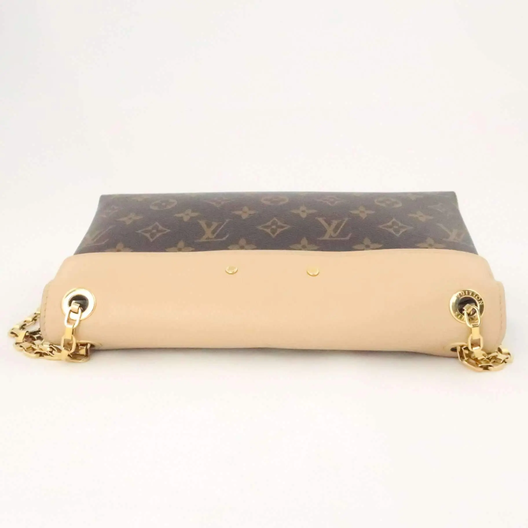 Louis Vuitton Pallas Chain Monogram Bag - Image 9