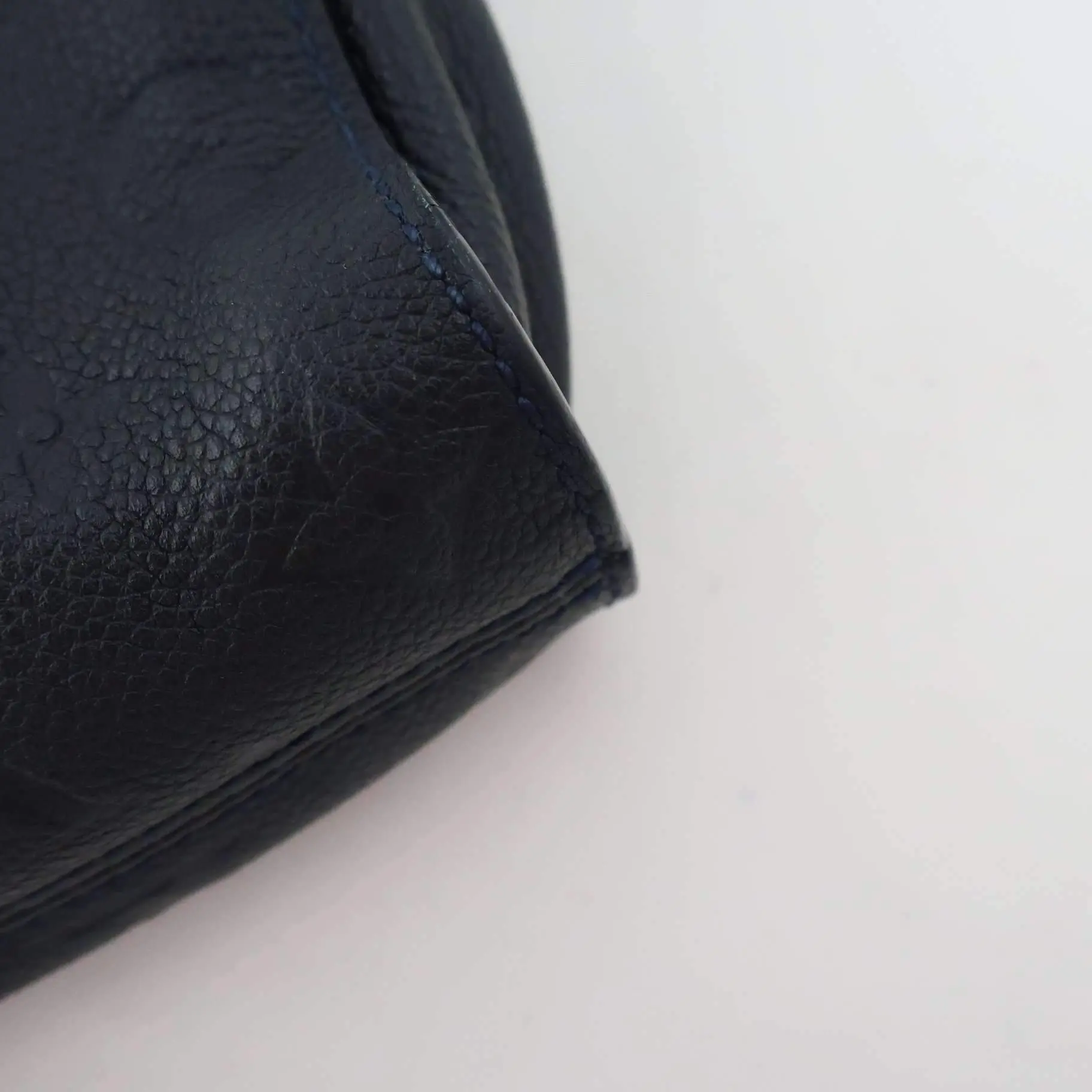 Louis Vuitton Petillate Clutch Infini - Image 13
