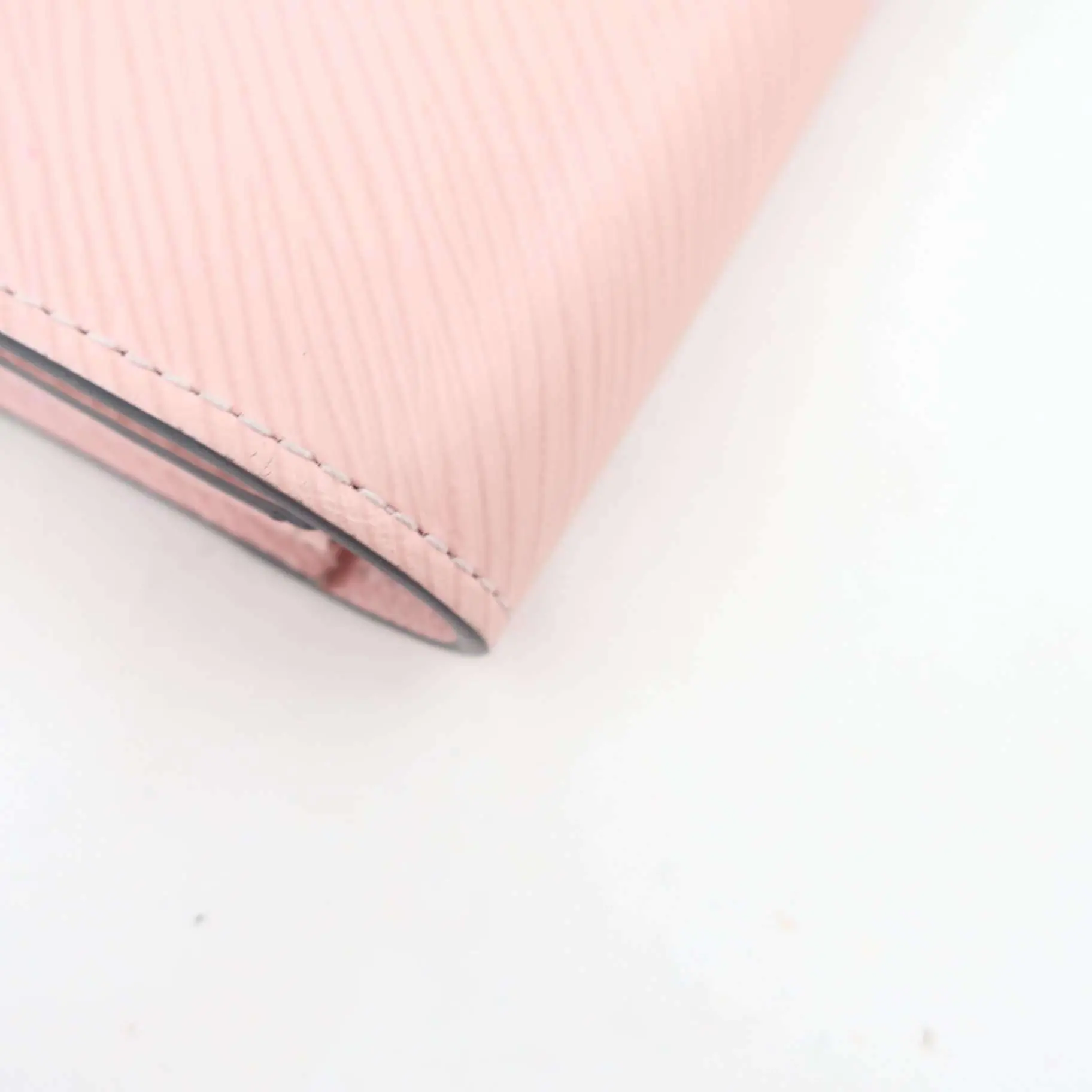 Louis Vuitton Pink Rose Ballerine Twist Epi Wallet - Image 13