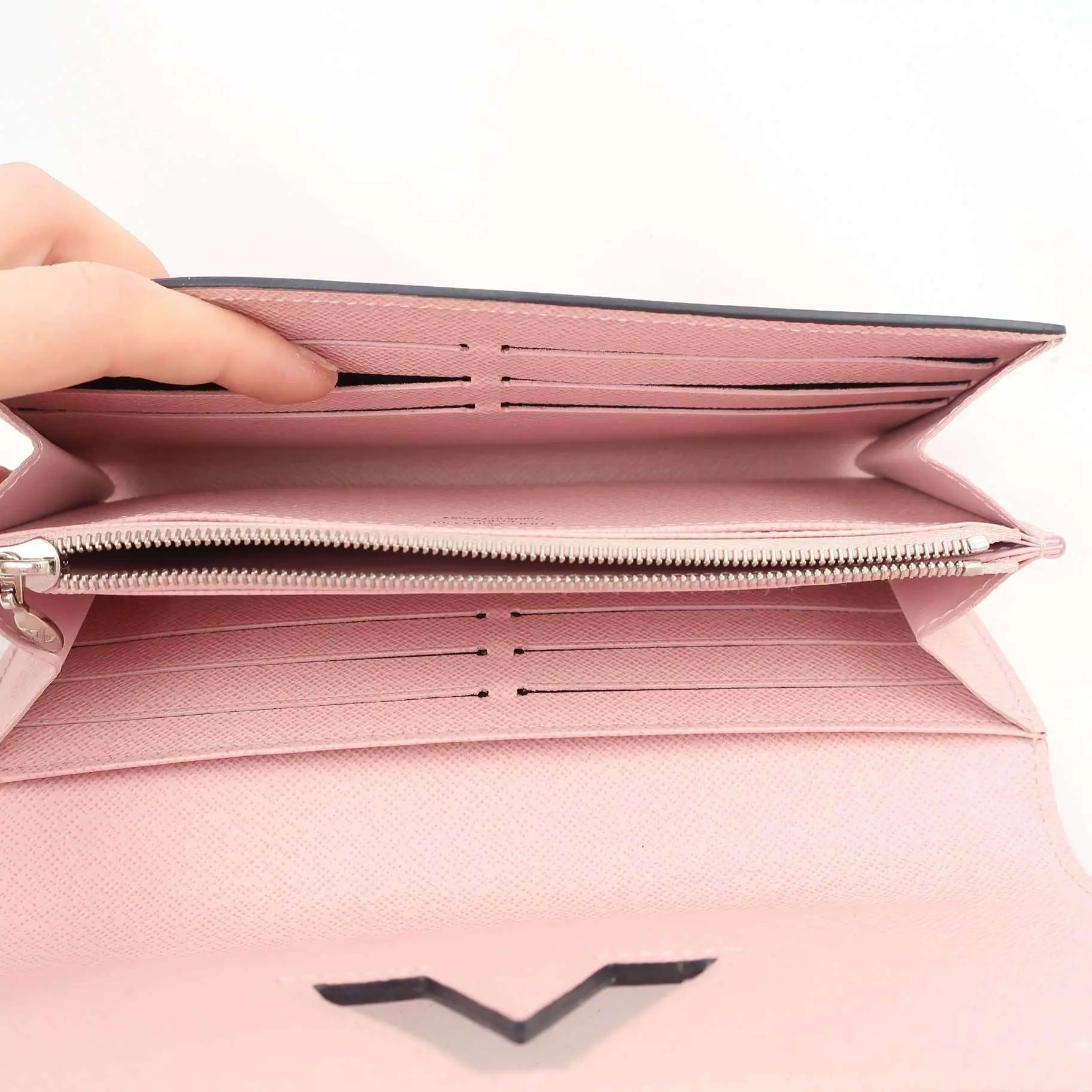 Louis Vuitton Pink Rose Ballerine Twist Epi Wallet - Image 24