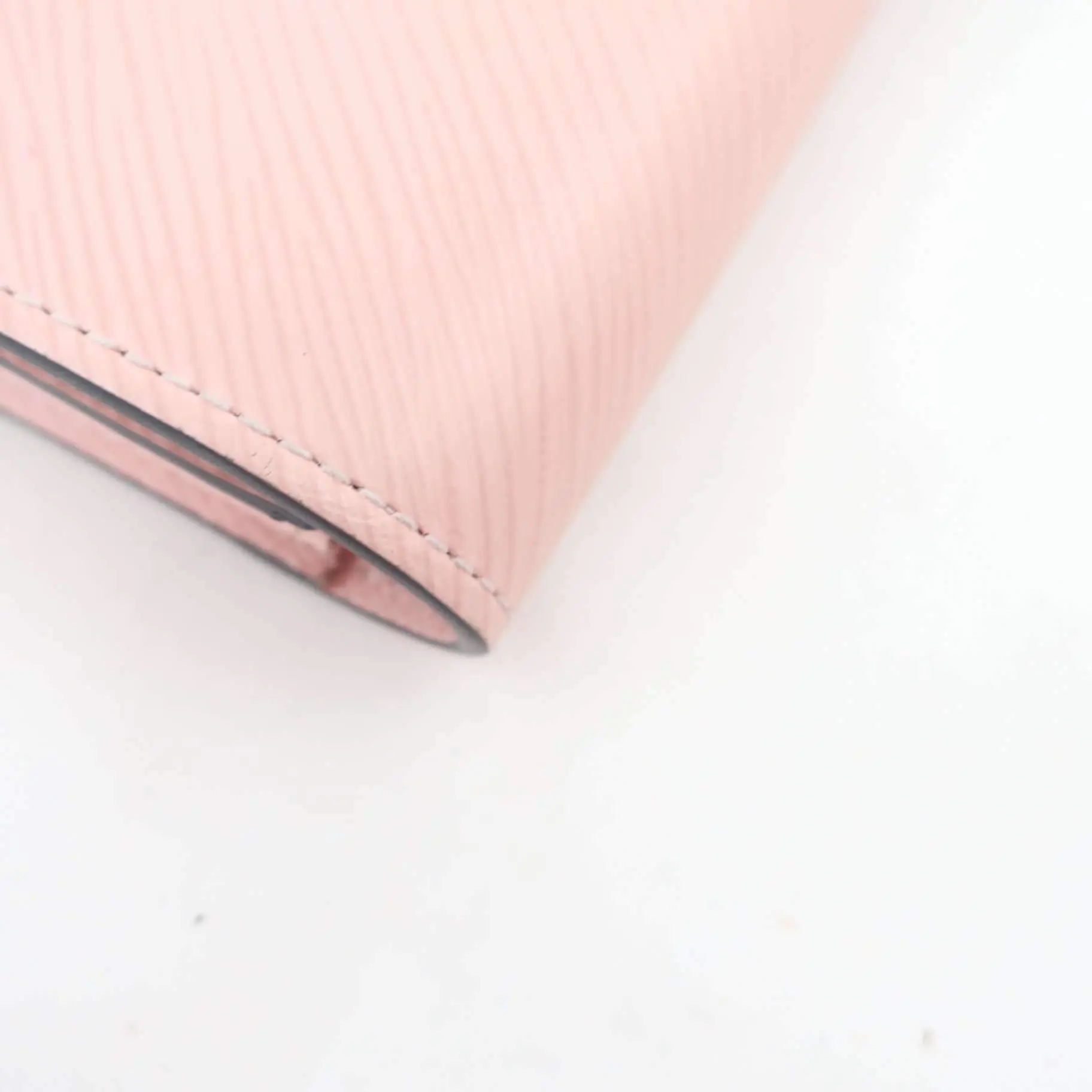 Louis Vuitton Pink Rose Ballerine Twist Epi Wallet - Image 30