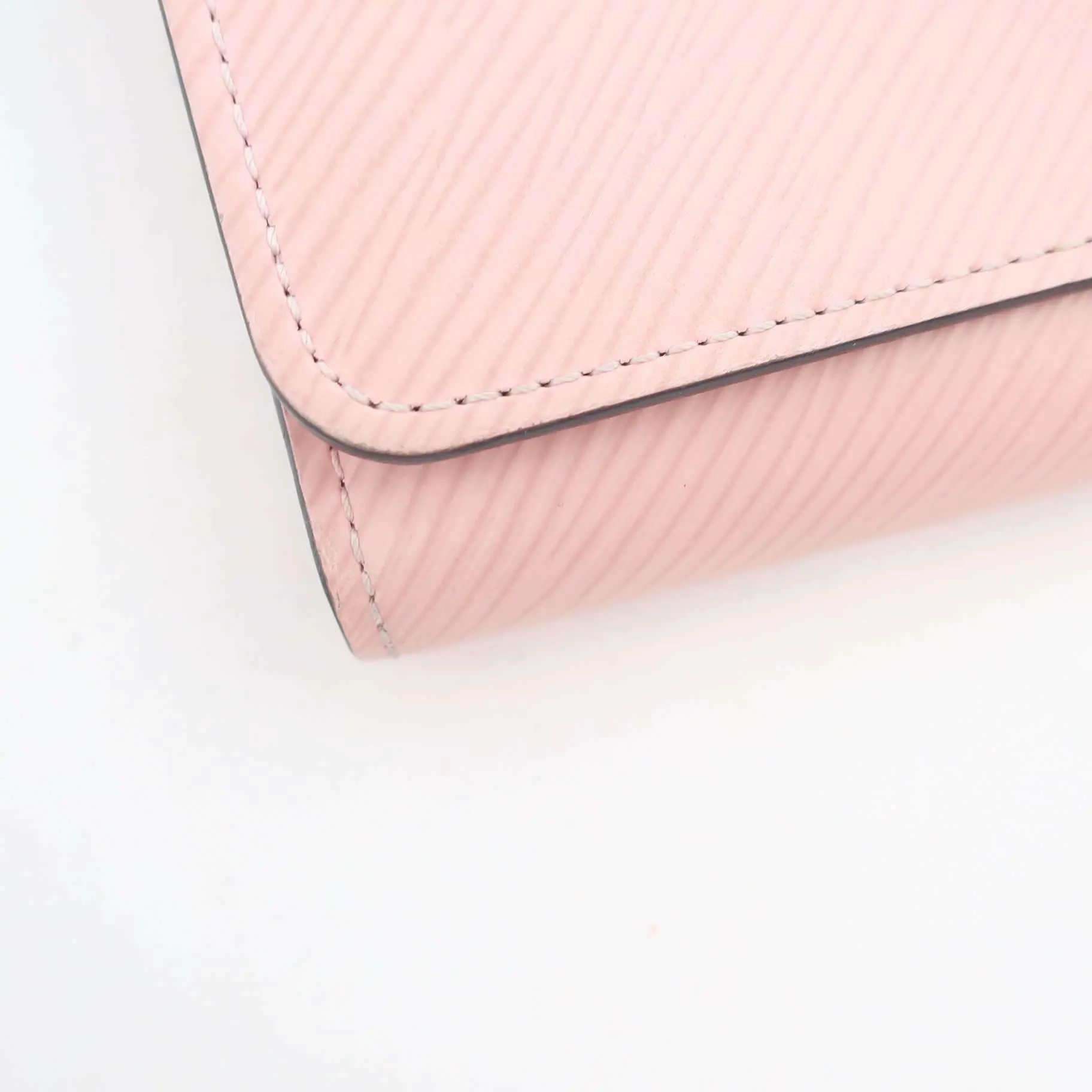 Louis Vuitton Pink Rose Ballerine Twist Epi Wallet - Image 35