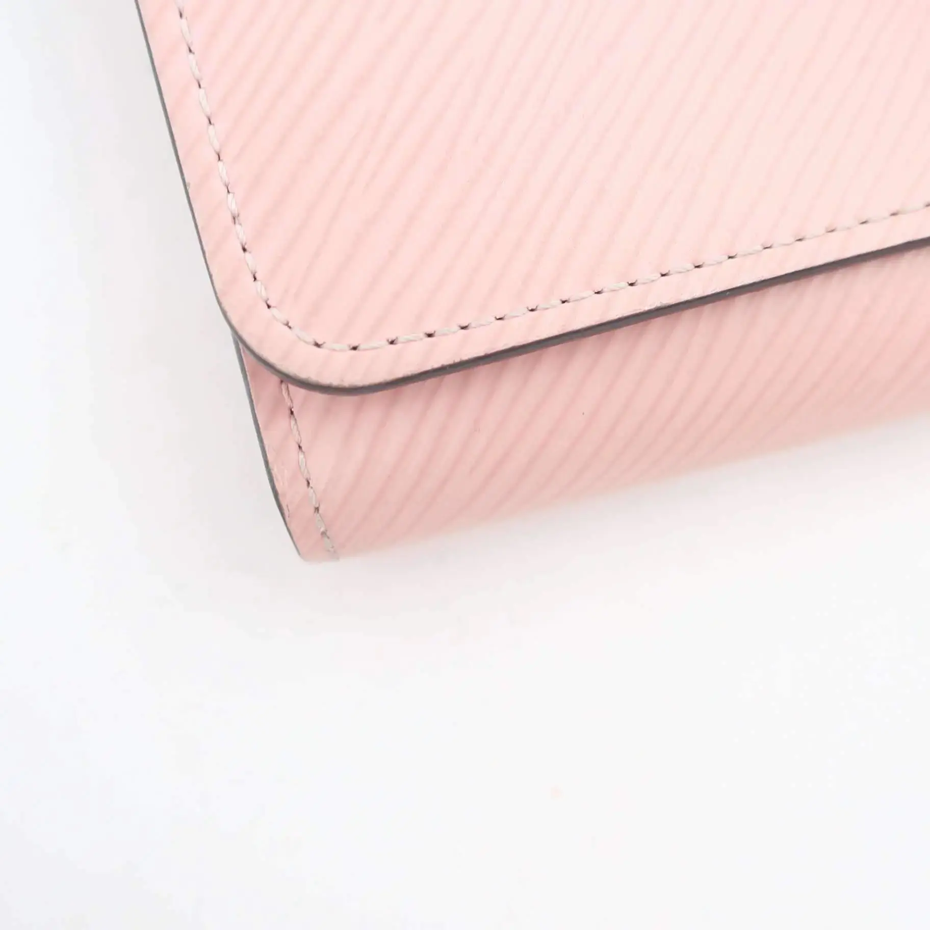 Louis Vuitton Pink Rose Ballerine Twist Epi Wallet - Image 9