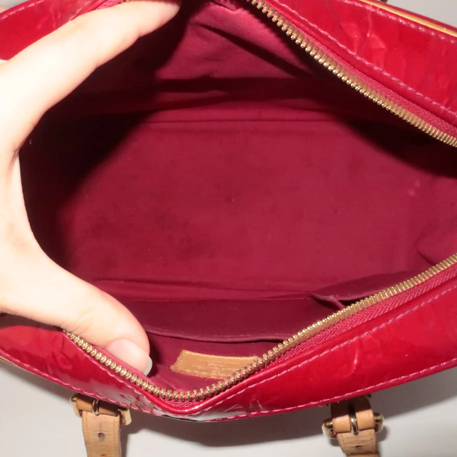 Louis Vuitton Pomme D'Amour Monogram Vernis Summit Drive Bag - Image 8