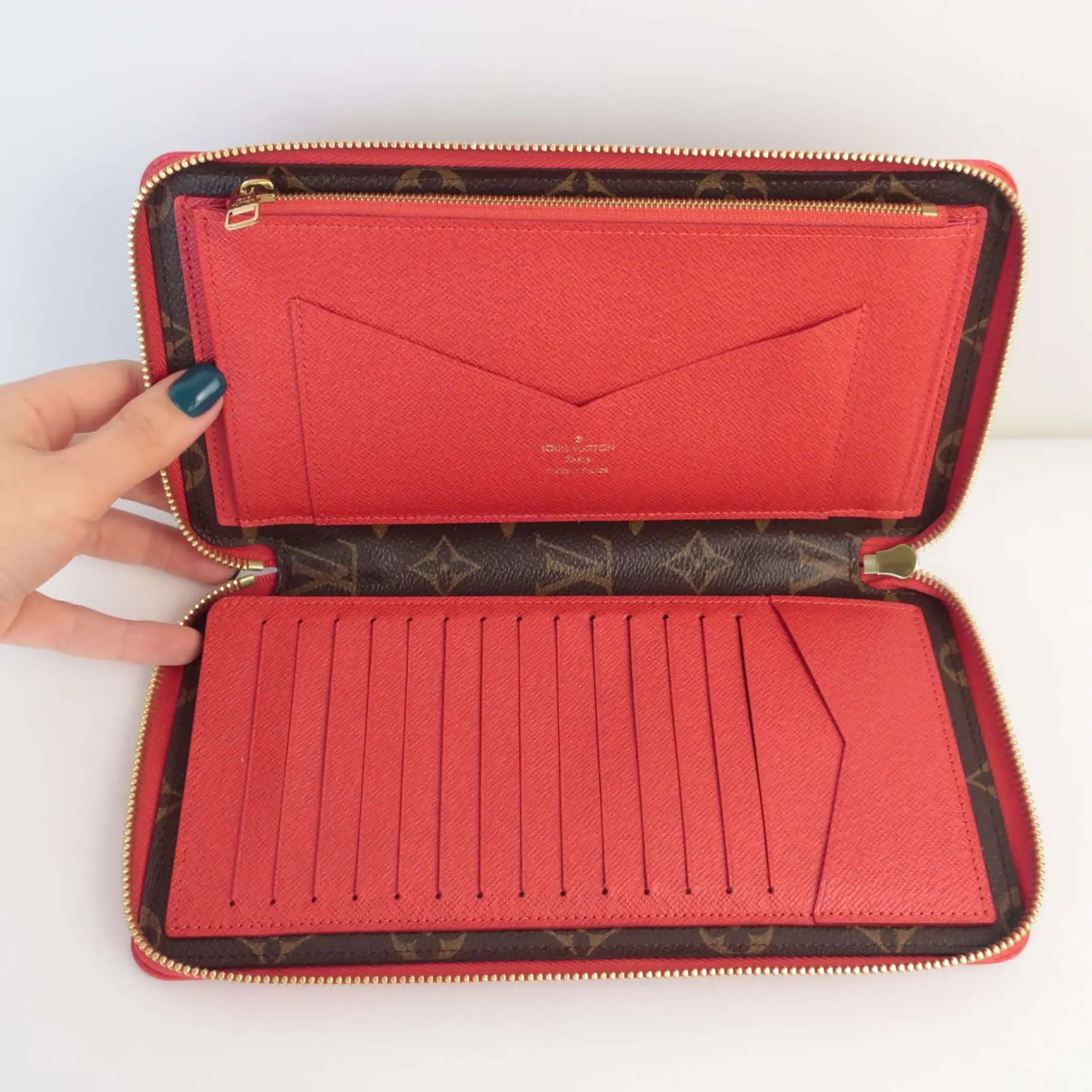 Louis Vuitton Red Daily Organizer - Image 5