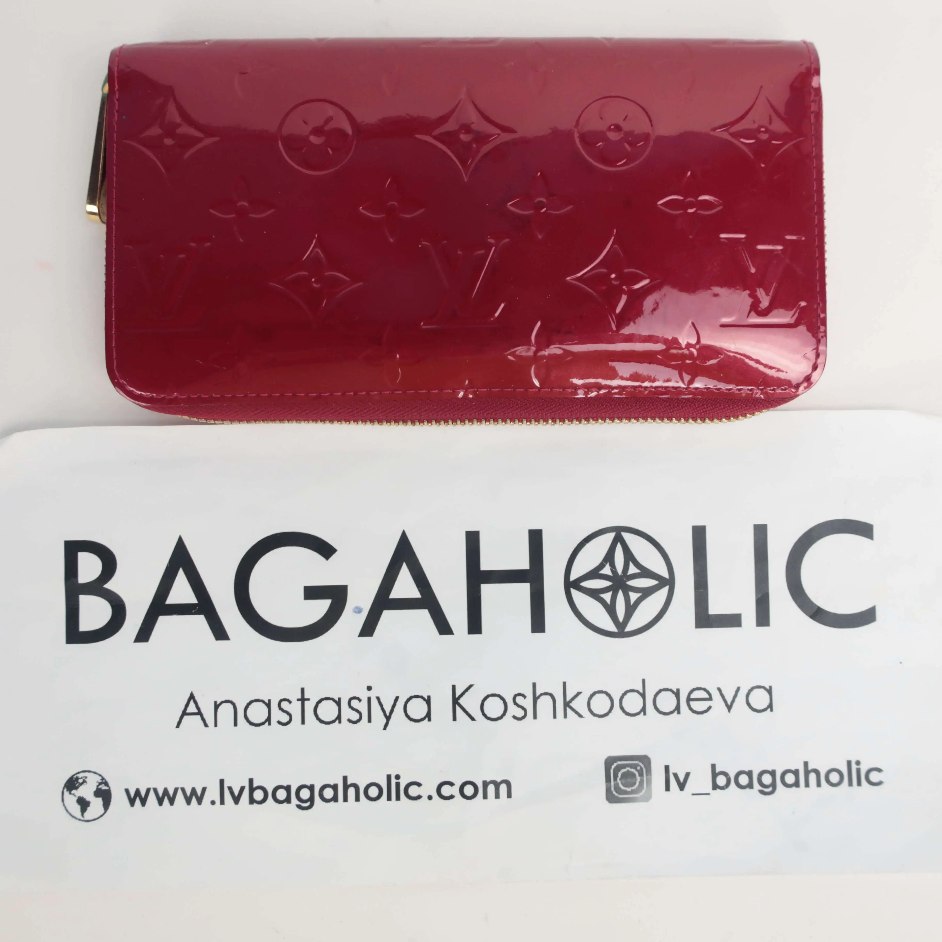 Louis Vuitton Red Vernis Zippy Wallet - Image 2
