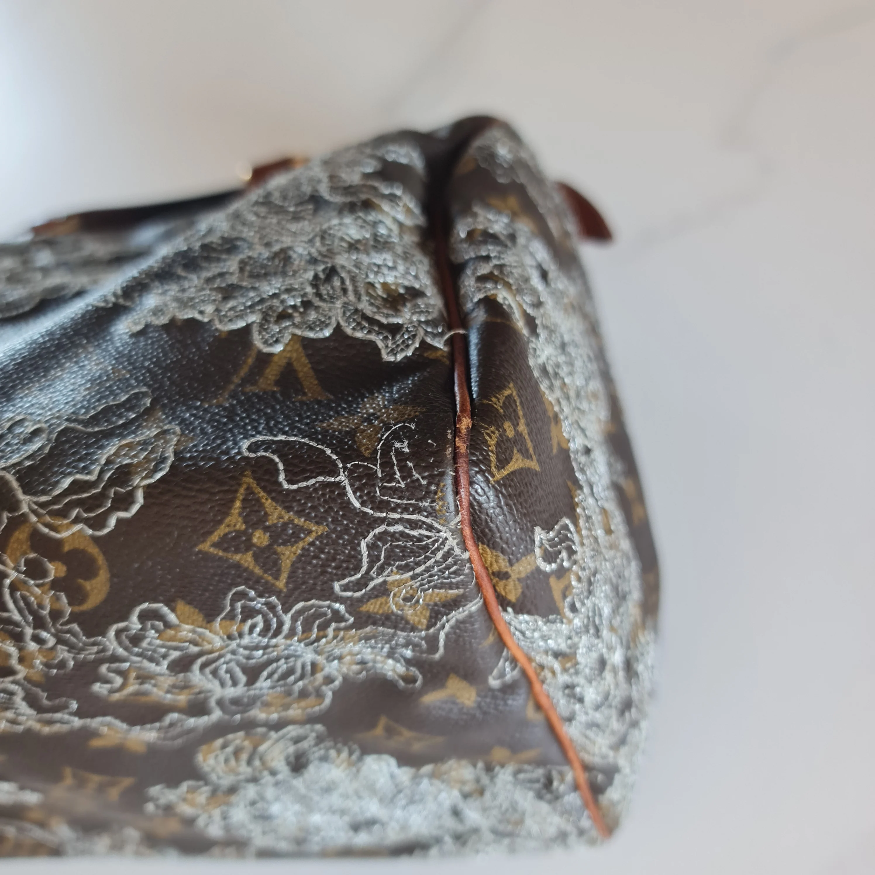 Louis Vuitton Silver Speedy Dentelle Bag (800) - Image 7