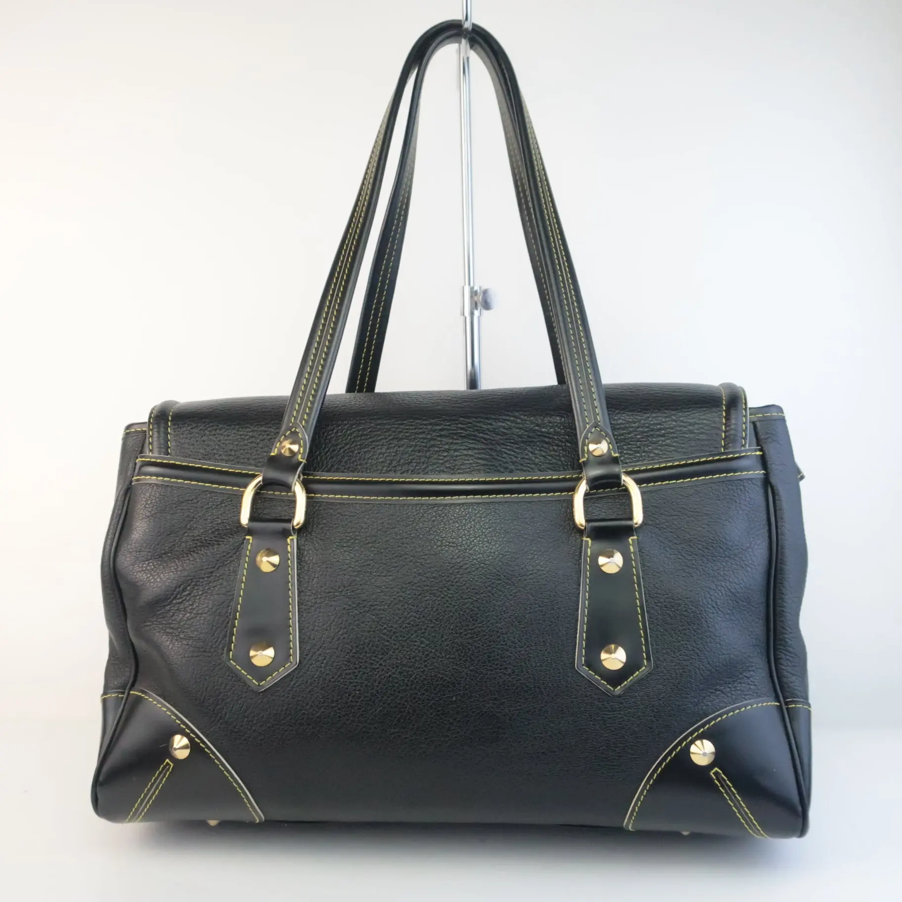 Louis Vuitton Suhali L'Essentiel GM Handbag - Image 5