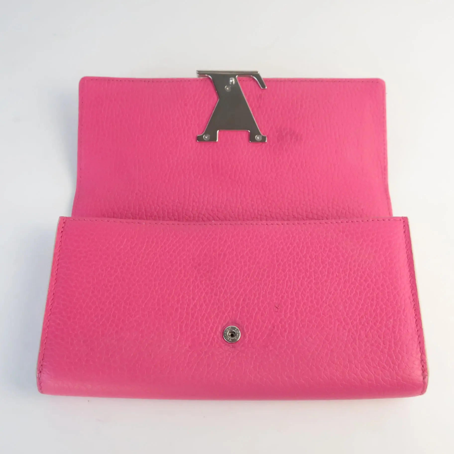 Louis Vuitton Taurillon Leather Capucines Wallet - Image 7