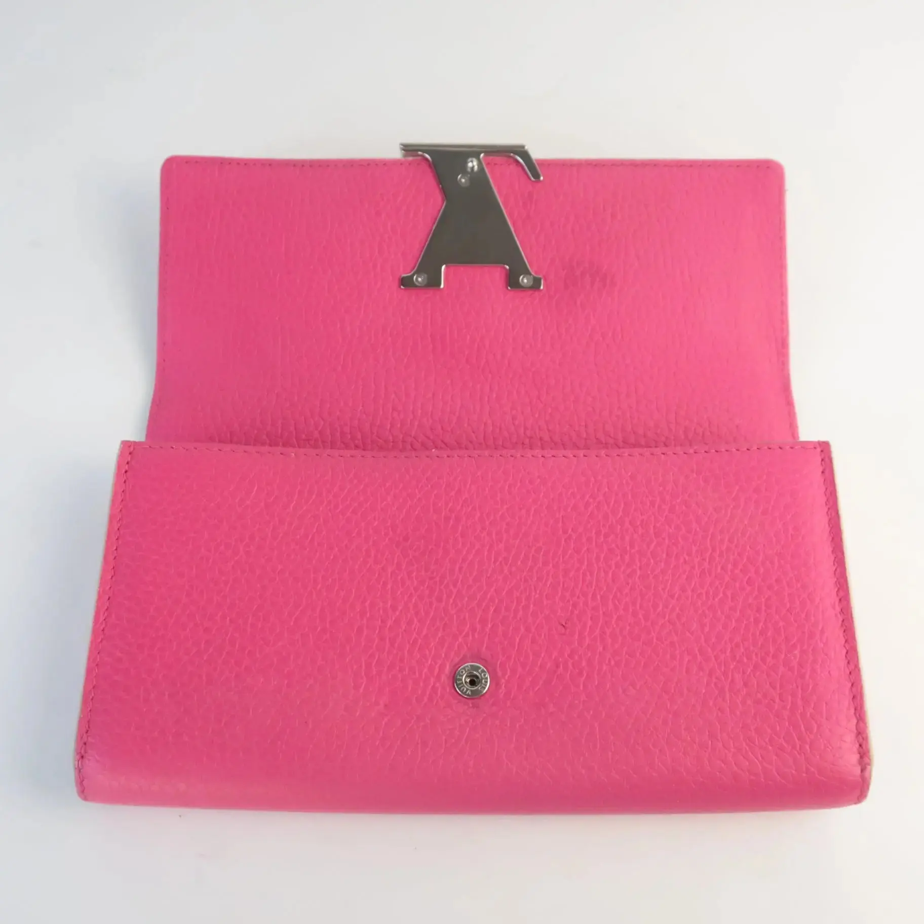 Louis Vuitton Taurillon Leather Capucines Wallet - Image 8