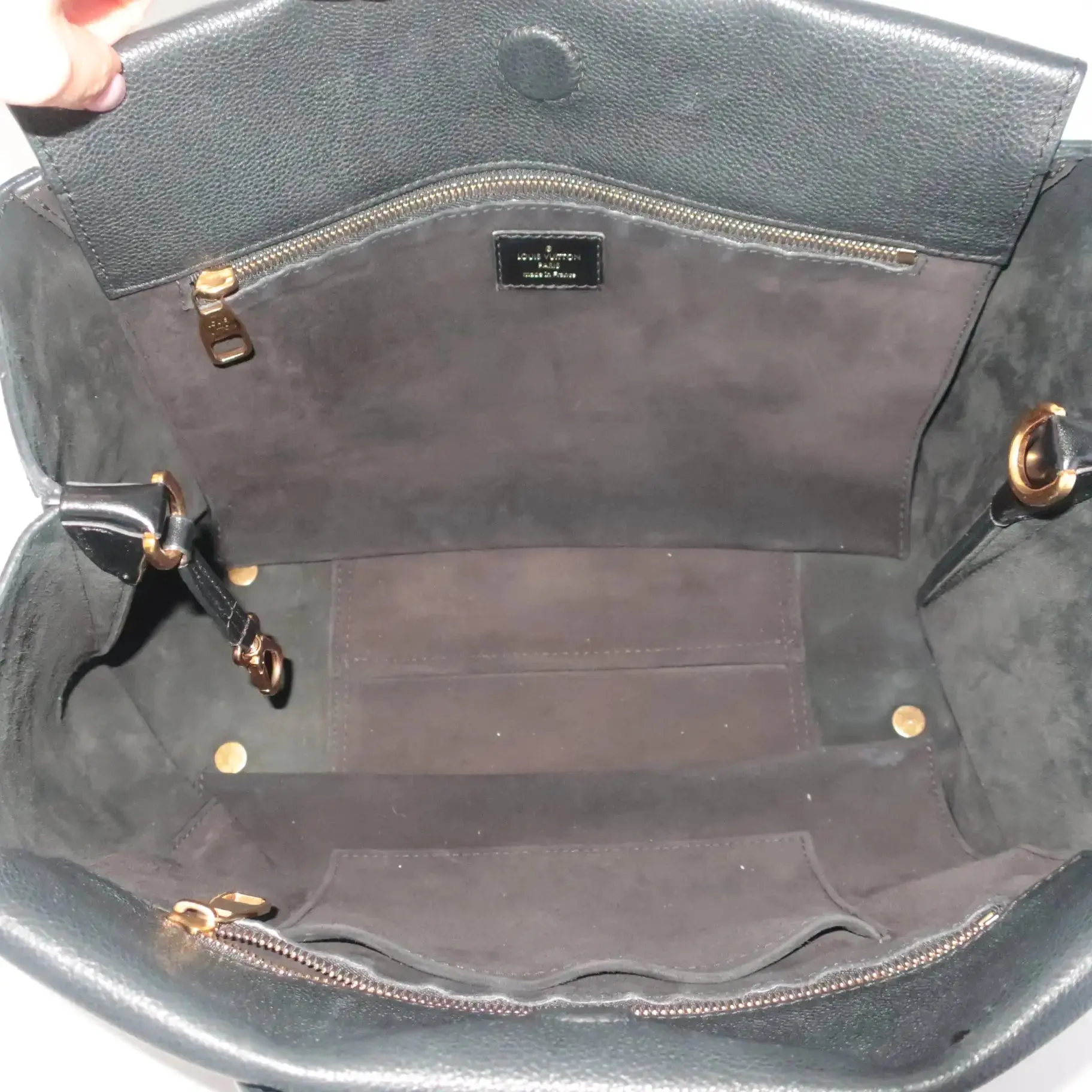 Louis Vuitton Veau Cachemire W Tote Bag - Image 12