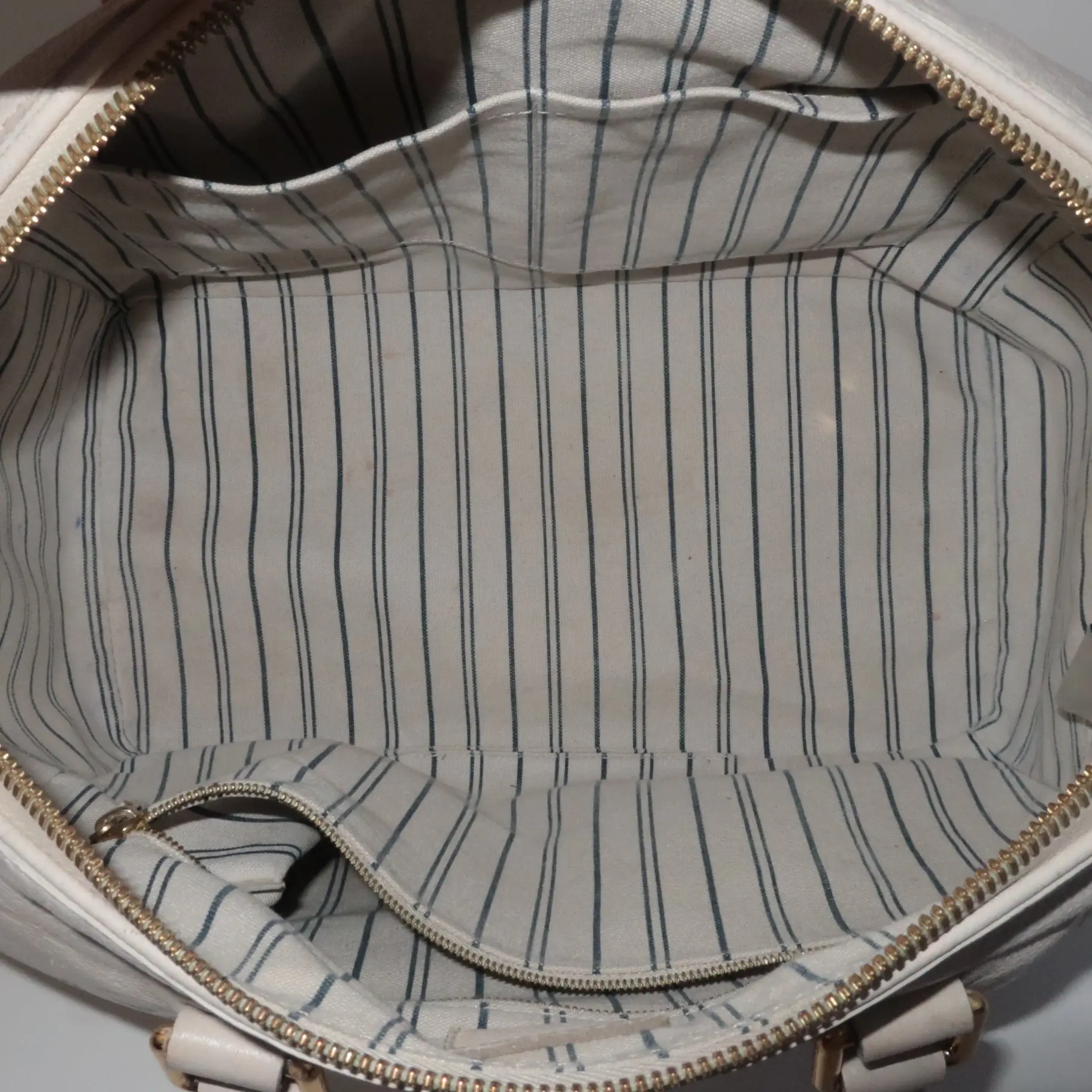 Louis Vuitton Neige Empreinte Speedy Bandouliere 30 bag - Image 8