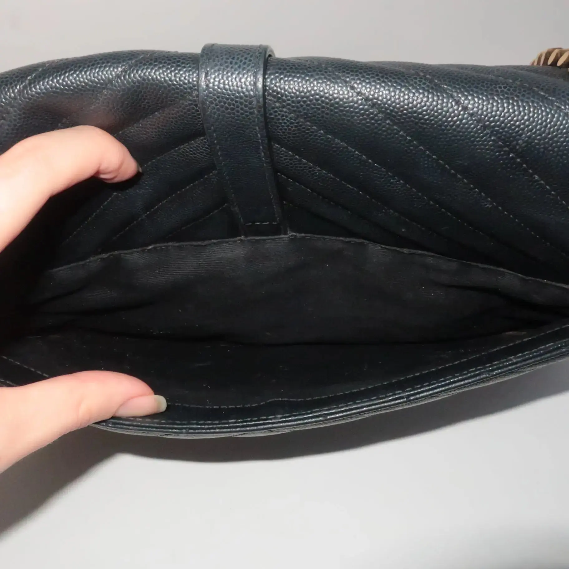 YSL Saint-Laurent Black Caviar Large Envelope Bag - Image 6
